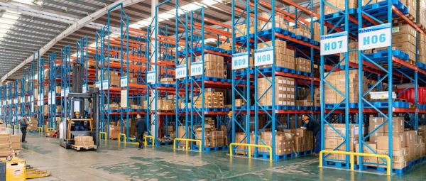 These dimensions need to consider the stacking height of warehouse goods!