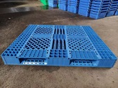 Accommodate  steel pipes internally plastic pallet